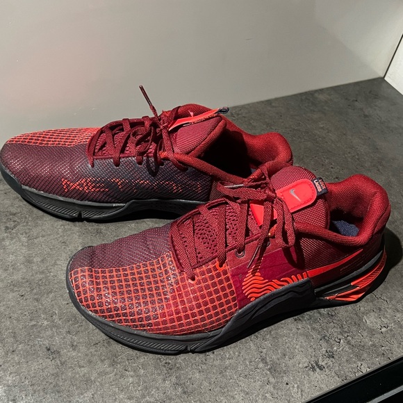 METCON 8. Red and black Great condition - Picture 3 of 6